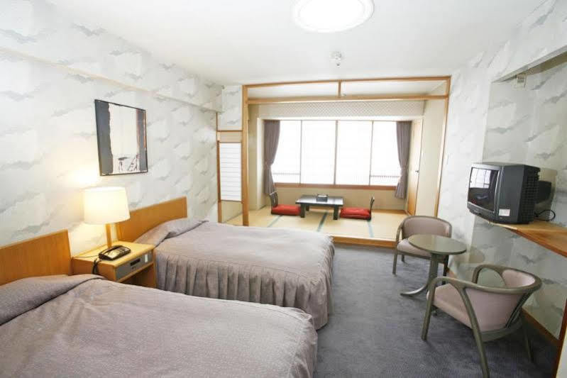 Hotel Ravie Kawaryo Ito  Exterior foto